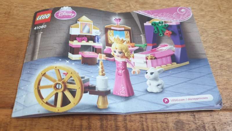LEGO Sleeping Beauty`s Royal Bedroom